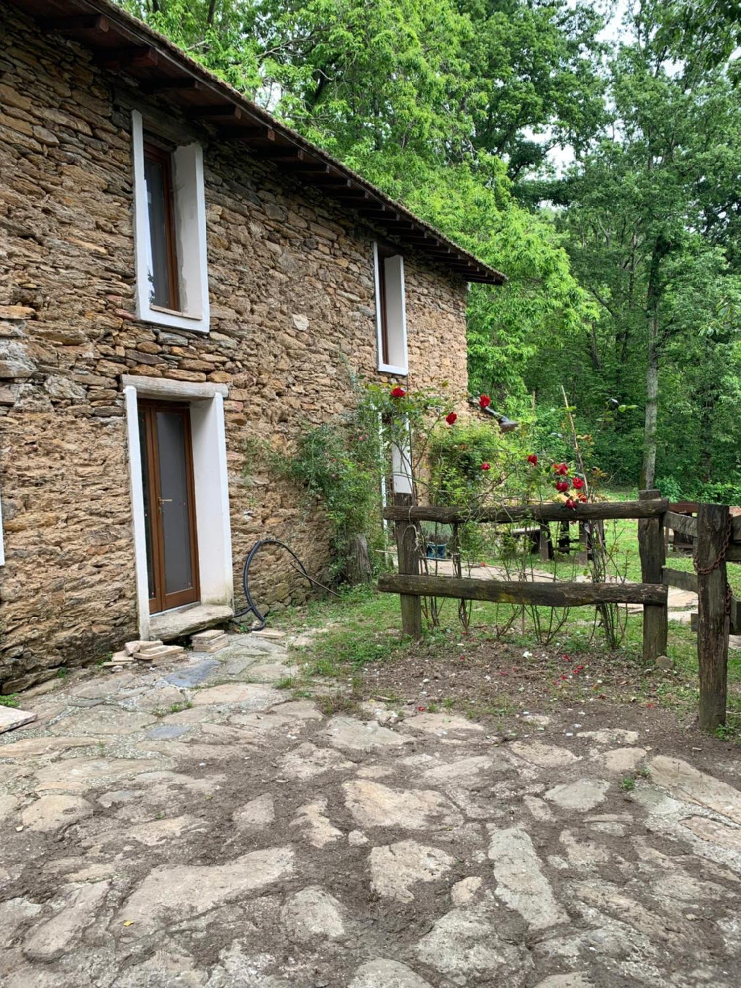 Centro Trekking A Cavallo Monte Brugiana Guest House Massa  Exterior photo